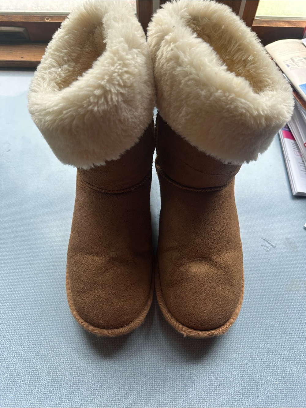 Cozy Winter Shearling-Lined Brown Boots
